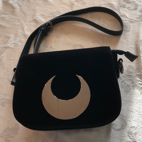 KILLSTAR Callisto vegan leather/faux suede shoulder bag - Picture 8 of 8